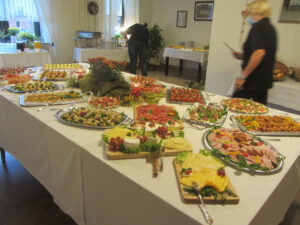 Die LandFrauen konnten sich auf ein reichhaltiges Buffet und tolle Gespräche in geselliger Runde freuen.